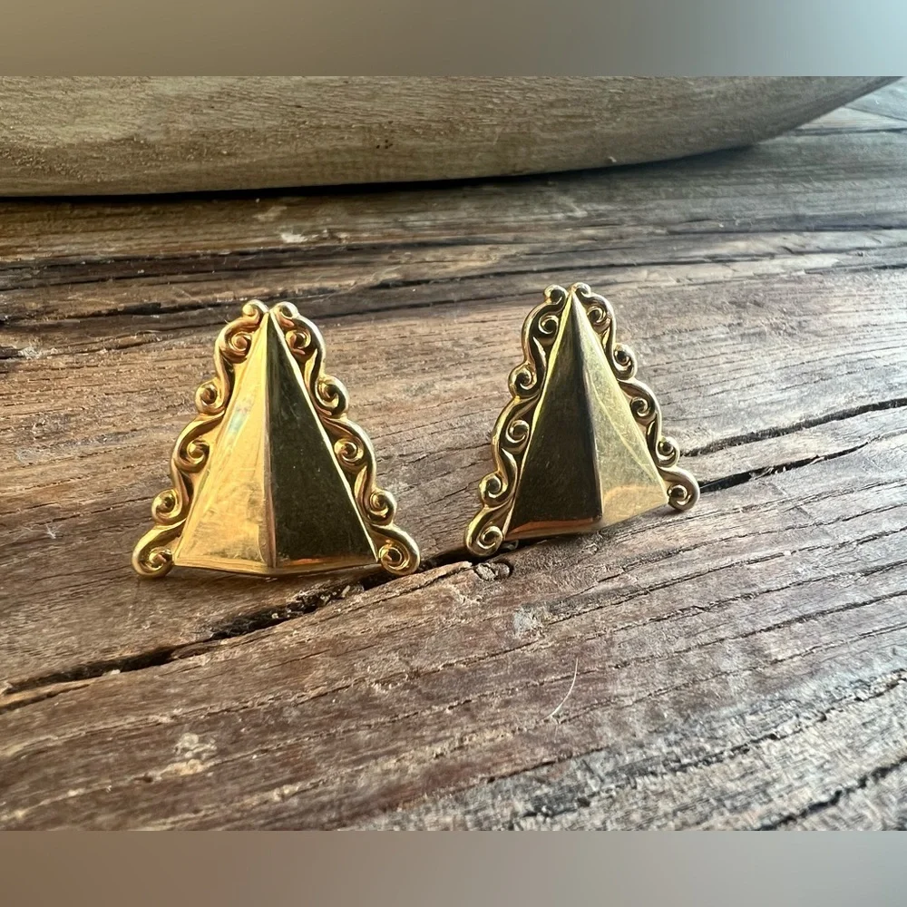 Vintage Gold-Tone Triangle cuff links